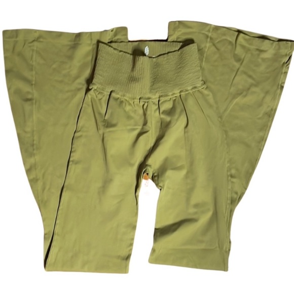 Free People SET Good Karma Ruched Top and Flare Pant in Dusted Military XS/S NEW - Picture 9 of 10